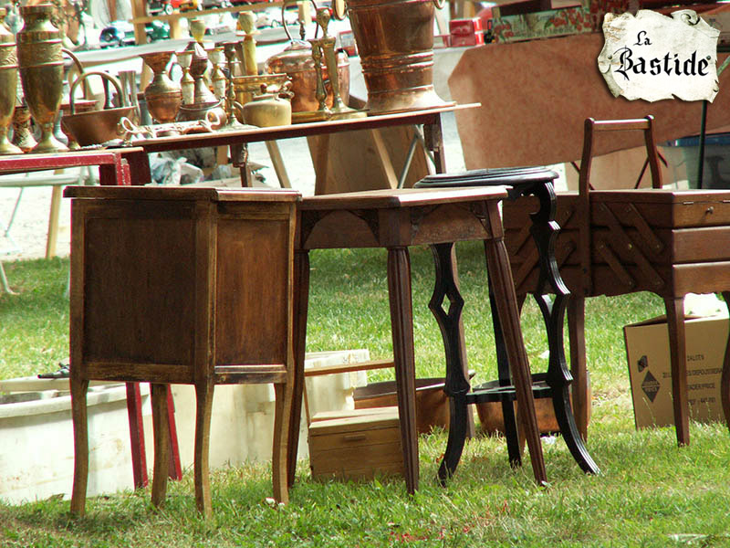 Vide Grenier, Marchés et Marchés aux puces