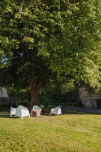 La-Bastide sfeerfoto onder de lindeboom