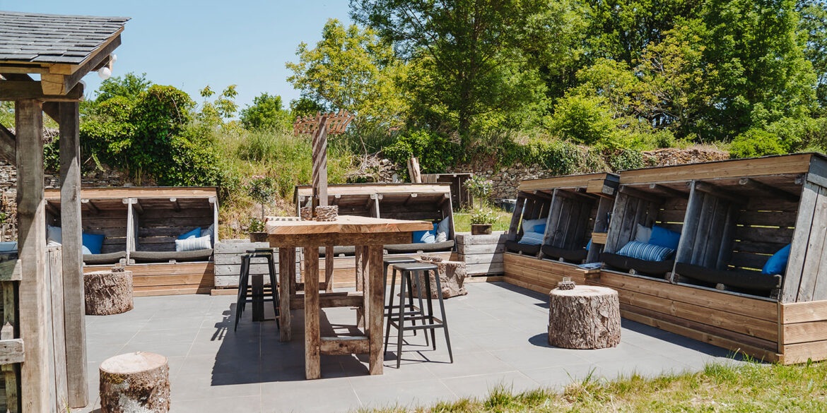 Loungeplek op La-Bastide's vakantiedomein in Haute-Vienne Frankrijk