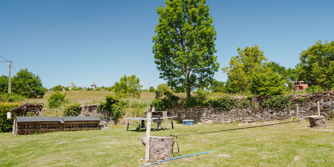 Spelen La-Bastide speelveld balancekoord en pingpong