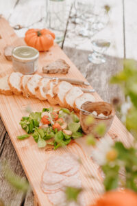 Table d'hôtes La-Bastide aankomstmenu borrel met borrelplank