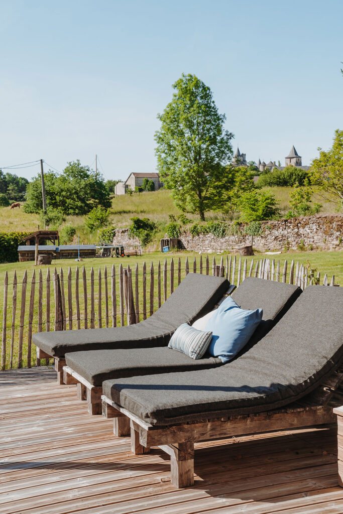 Vakantiehuis Provence La-Bastide terras ligbedden met een schitterend uitzicht