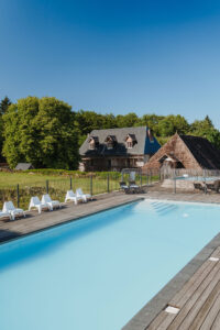 Zwembad La-Bastide groot zwembad heerlijk op vakantie