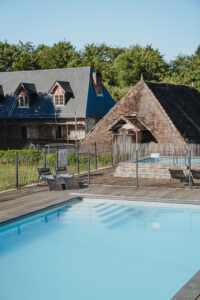 Zwembad La-Bastide groot zwembad inlooptrap